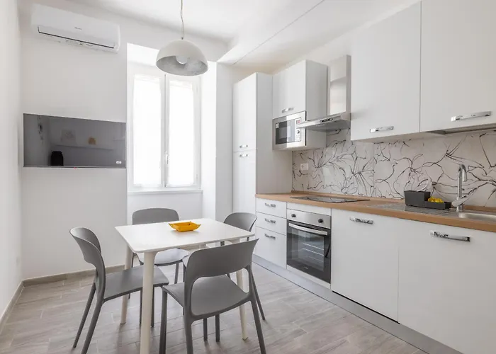 Domus Ponte Lungo Apartment *